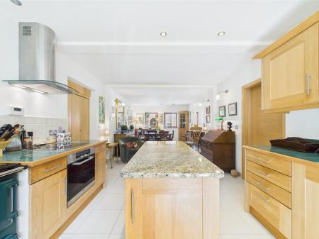 Kitchen & Dining Area