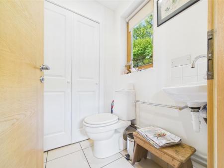 Guest's Cloakroom