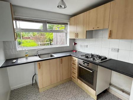 Kitchen 2.jpg