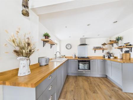 Dining kitchen