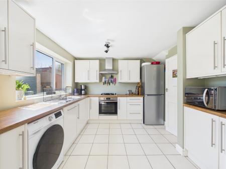 Open-Plan Kitchen / Diner