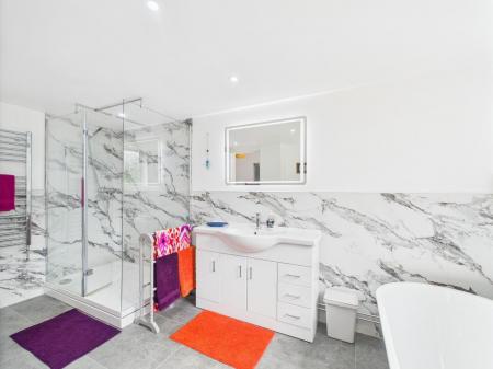 En-suite Bathroom