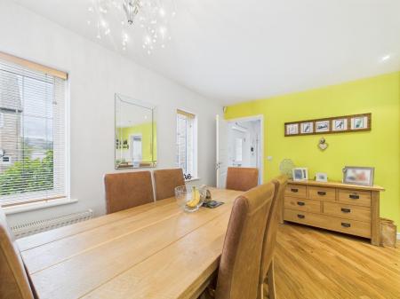 Kitchen/ Dining Room