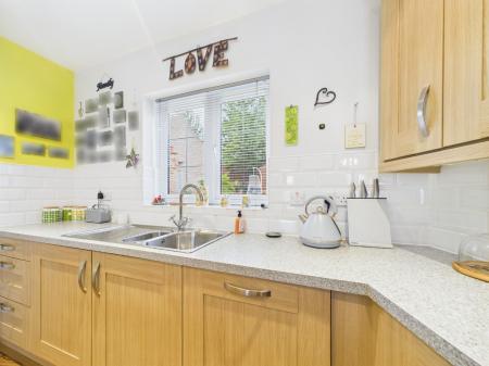 Kitchen/ Dining Room
