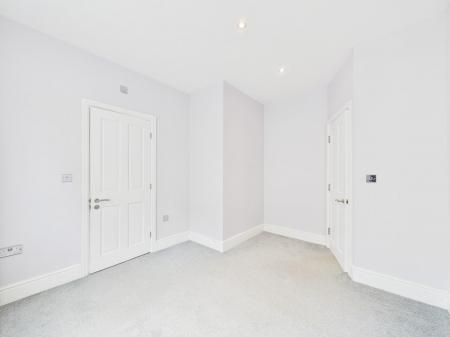 CAM03810G0-PR0364-STILL003.jpg