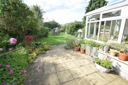 15 Chevin & Newsagents 017.JPG