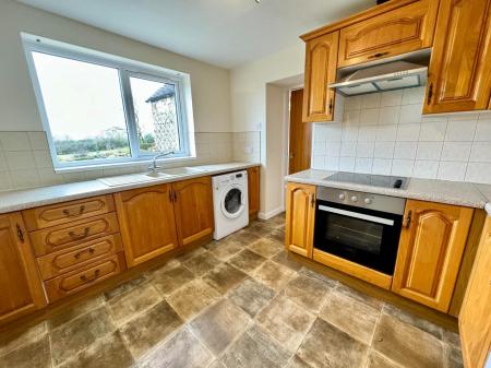 Kitchen 2.jpg