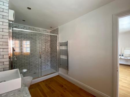 En Suite Shower Room