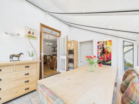 Sunroom/Dining Room
