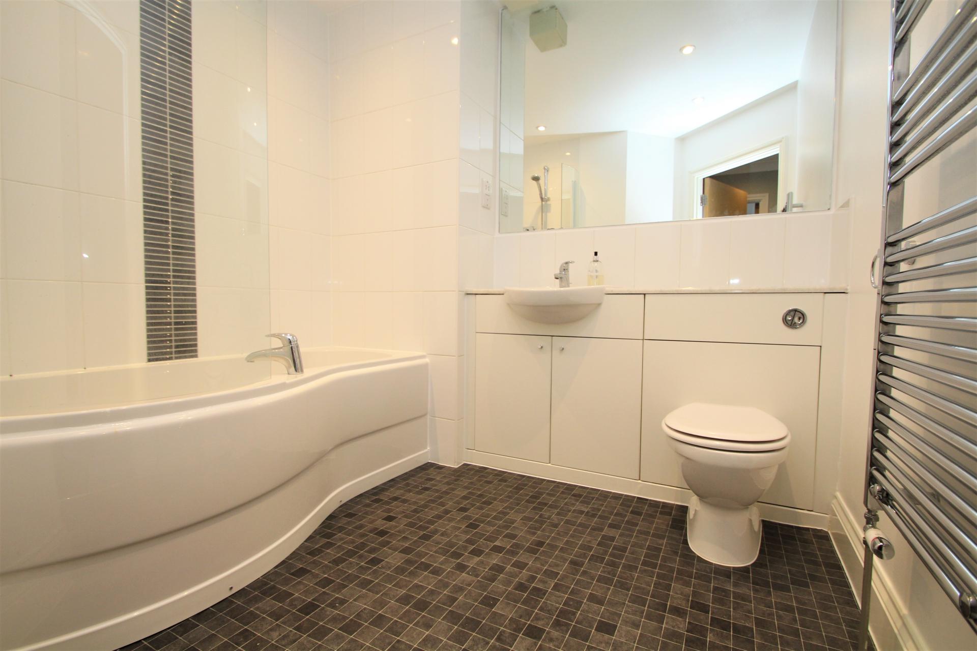 2 bedroom Apartment for rent in Epsom