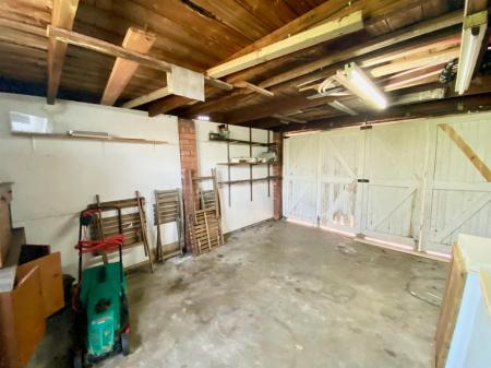 Garage 2.jpg