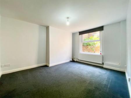 Bedroom 1.jpg