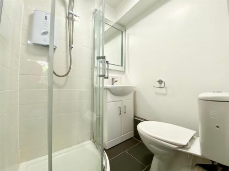 Bathroom 1.jpg