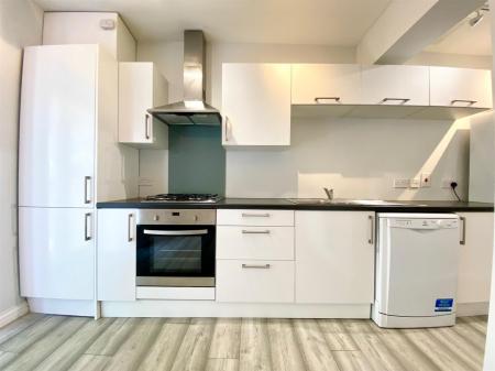 Kitchen 2.jpg