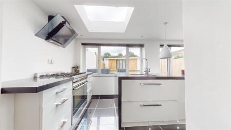 Kitchen/Breakfast Area