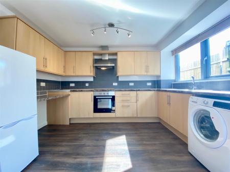 Kitchen (1).jpg