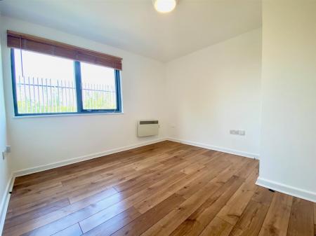 Bedroom 1.jpg