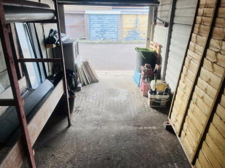 Garage 2.jpeg