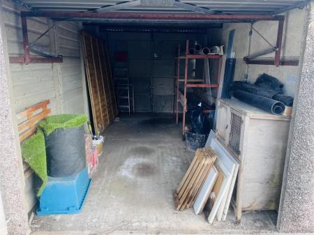 Garage.jpeg