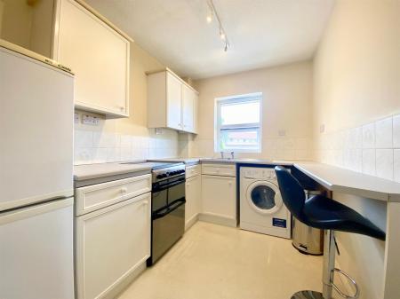 Kitchen 2.jpg