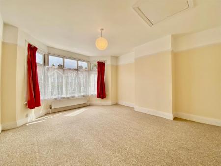 Bedroom 1.jpg