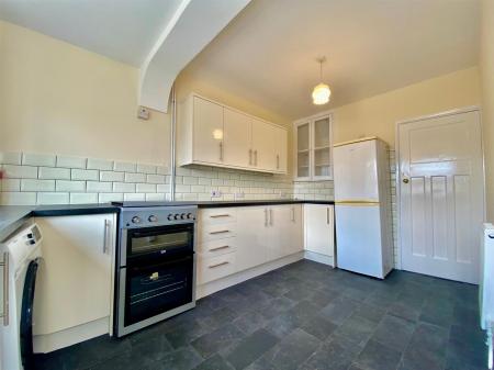 Kitchen 2.jpg