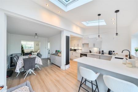 Kitchen / Breakfast Room