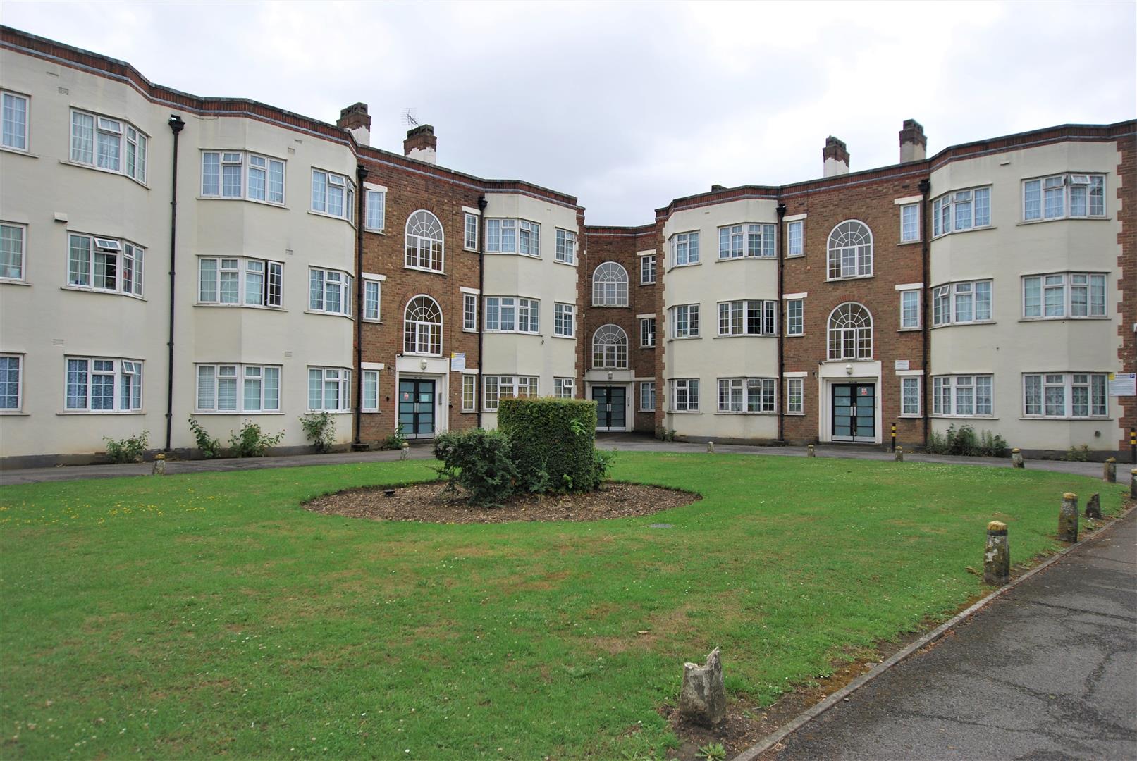 3 bedroom Flat for rent in London