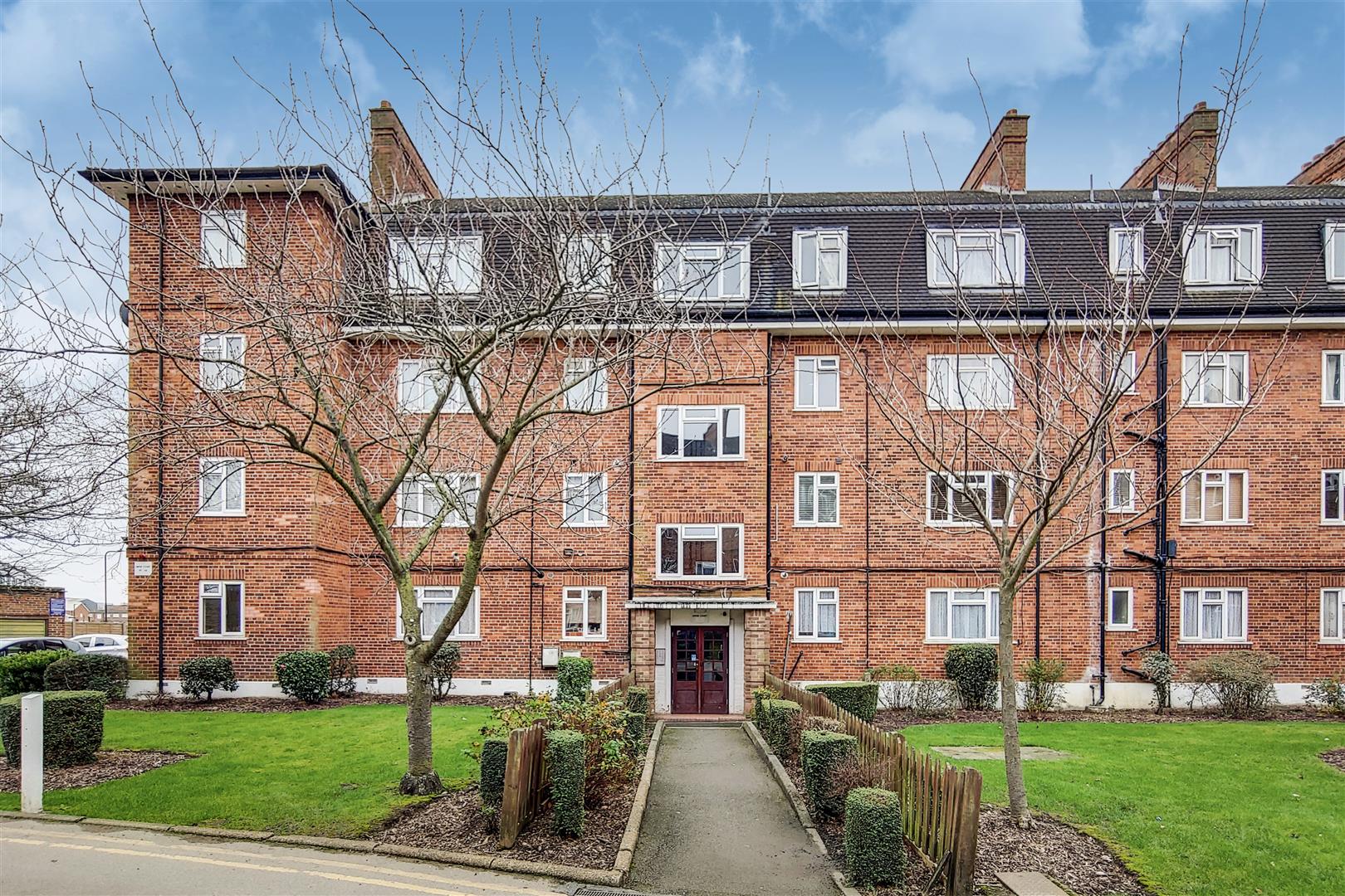 2 bedroom Flat for rent in Wembley