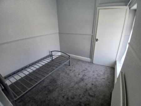 6 llwyn on street bedroom two.jpg