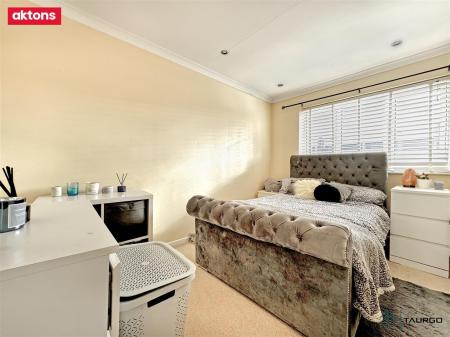 main bedroom.jpg