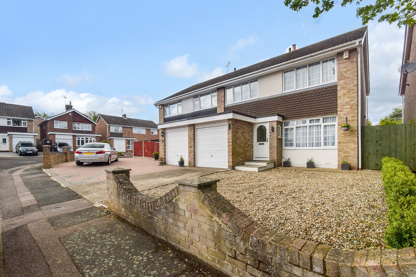 3 Bedroom Semi Detached House For Sale In Wigmore Gillingham