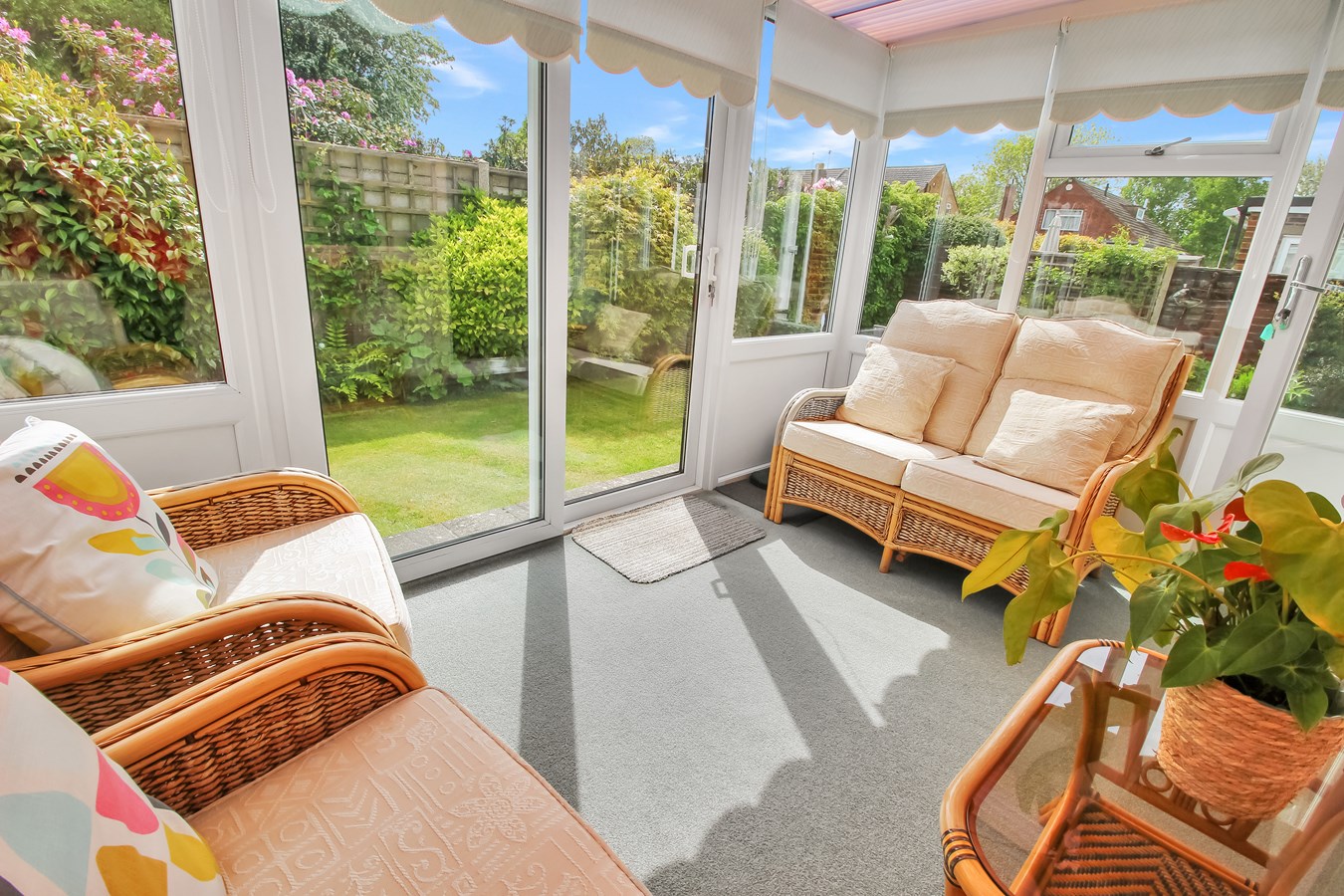 2 bedroom Detached Bungalow for sale in Wigmore, Gillingham