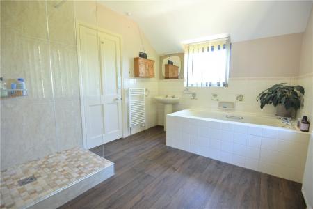 En Suite Bathroom