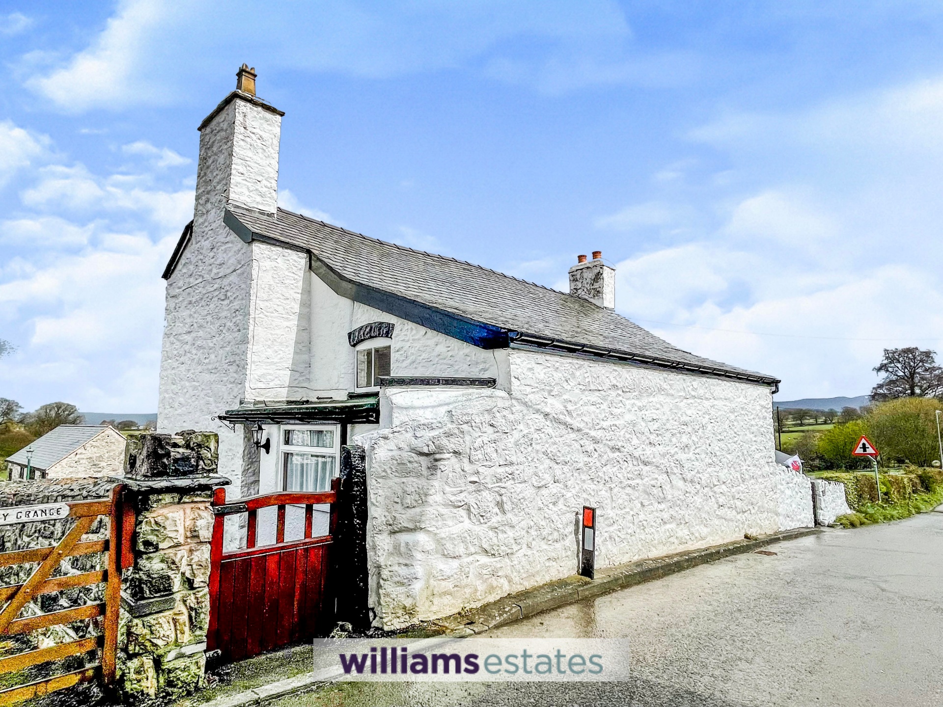 3 bedroom House for sale in Denbigh