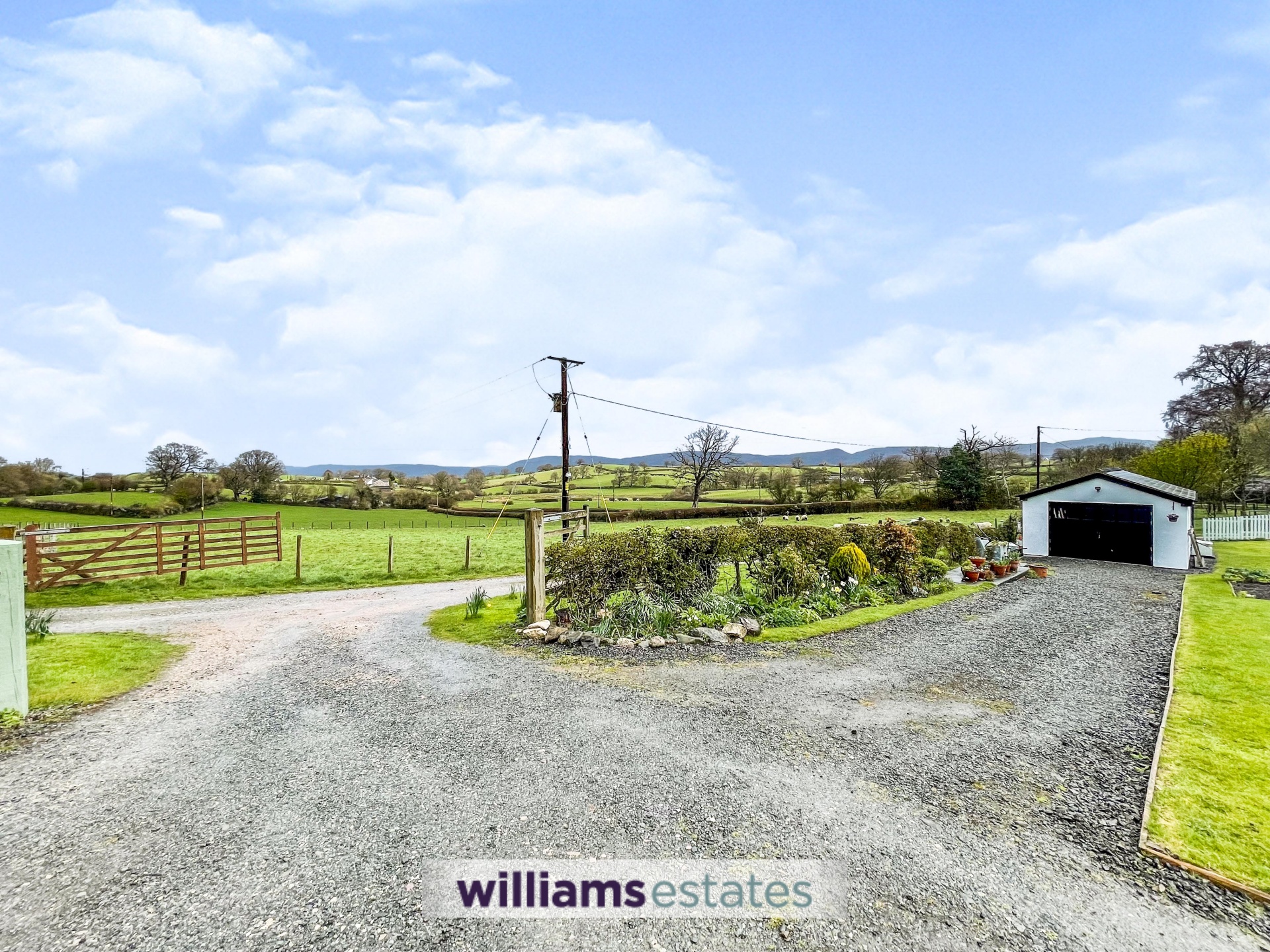 3 bedroom House for sale in Denbigh