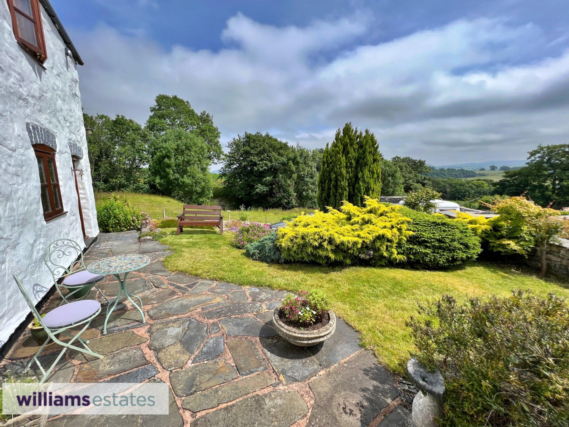 3 bedroom House for sale in Pwllglas