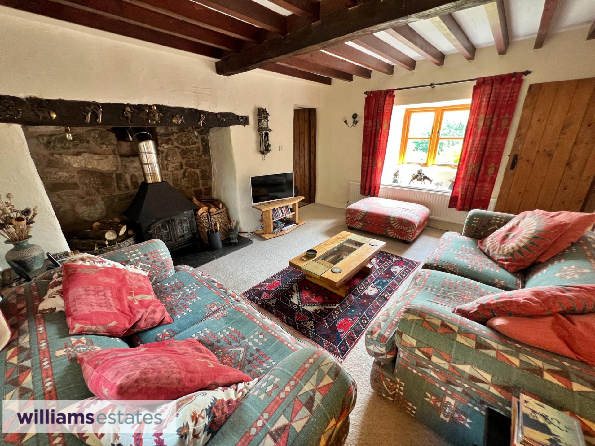 3 bedroom House for sale in Pwllglas