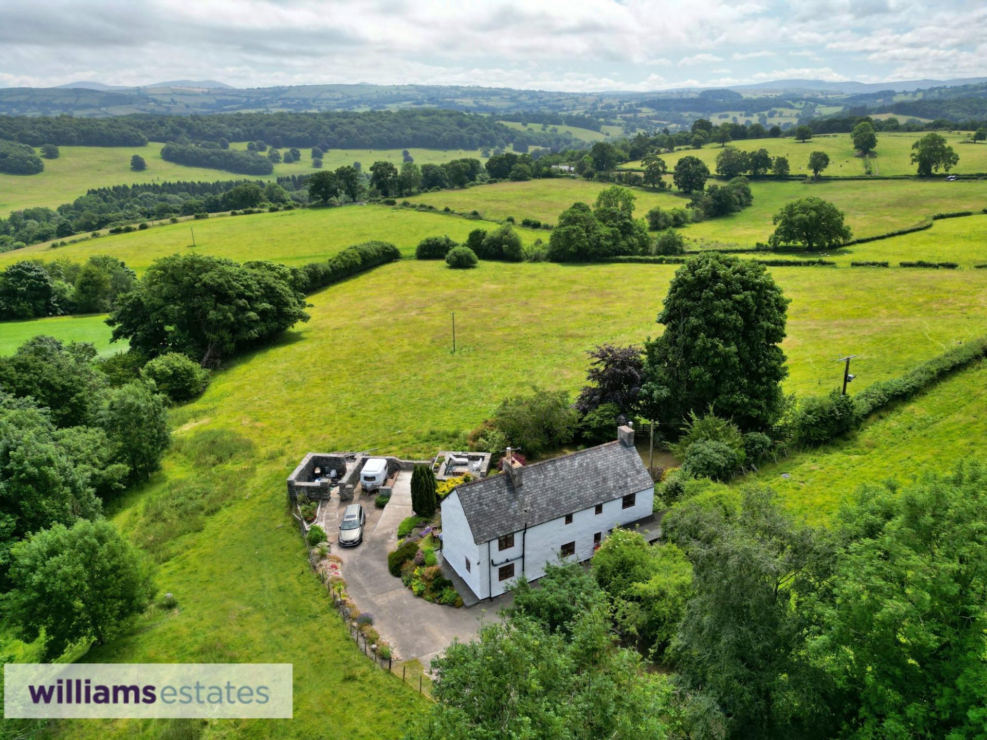 3 bedroom House for sale in Pwllglas