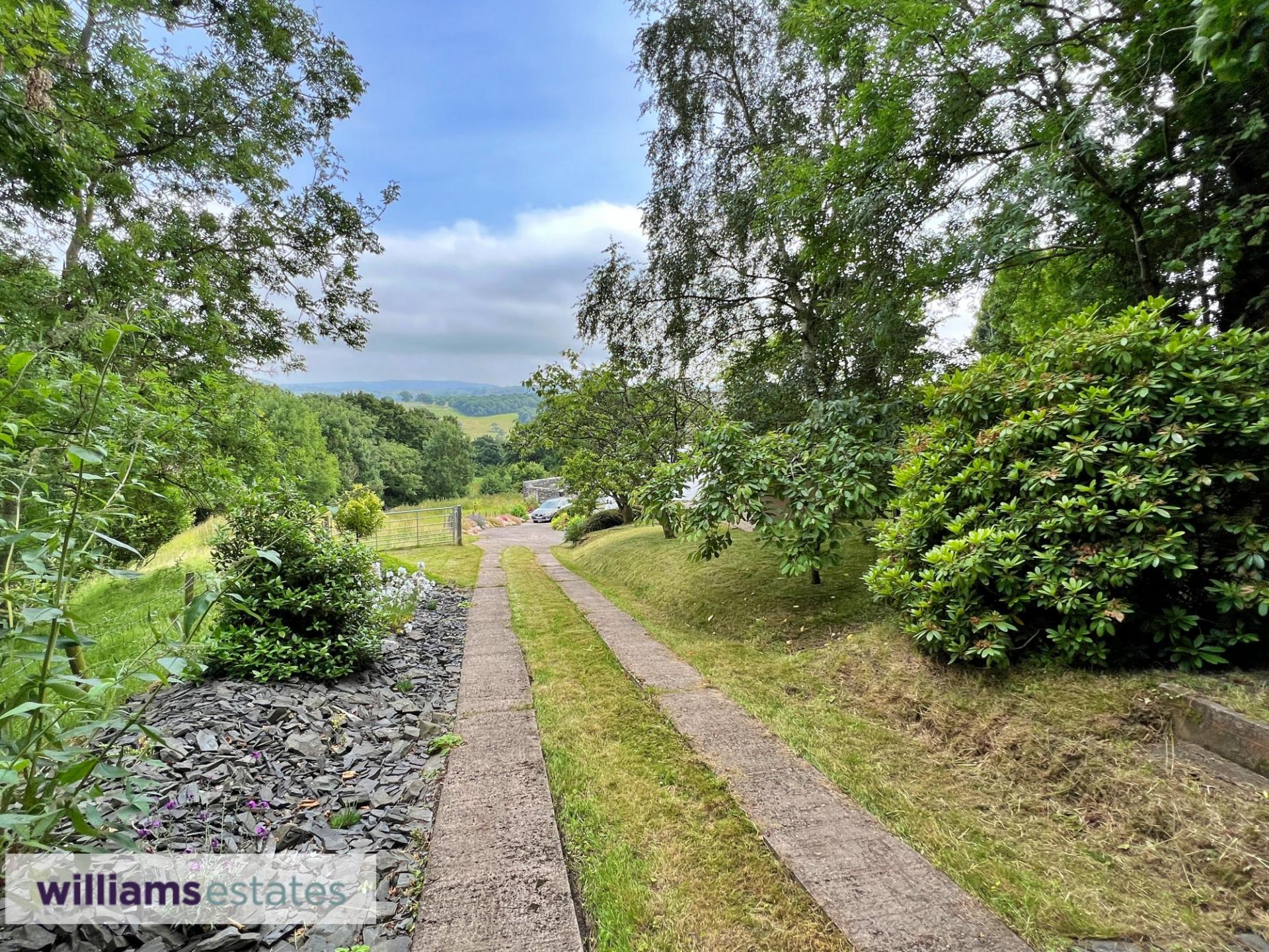 3 bedroom House for sale in Pwllglas