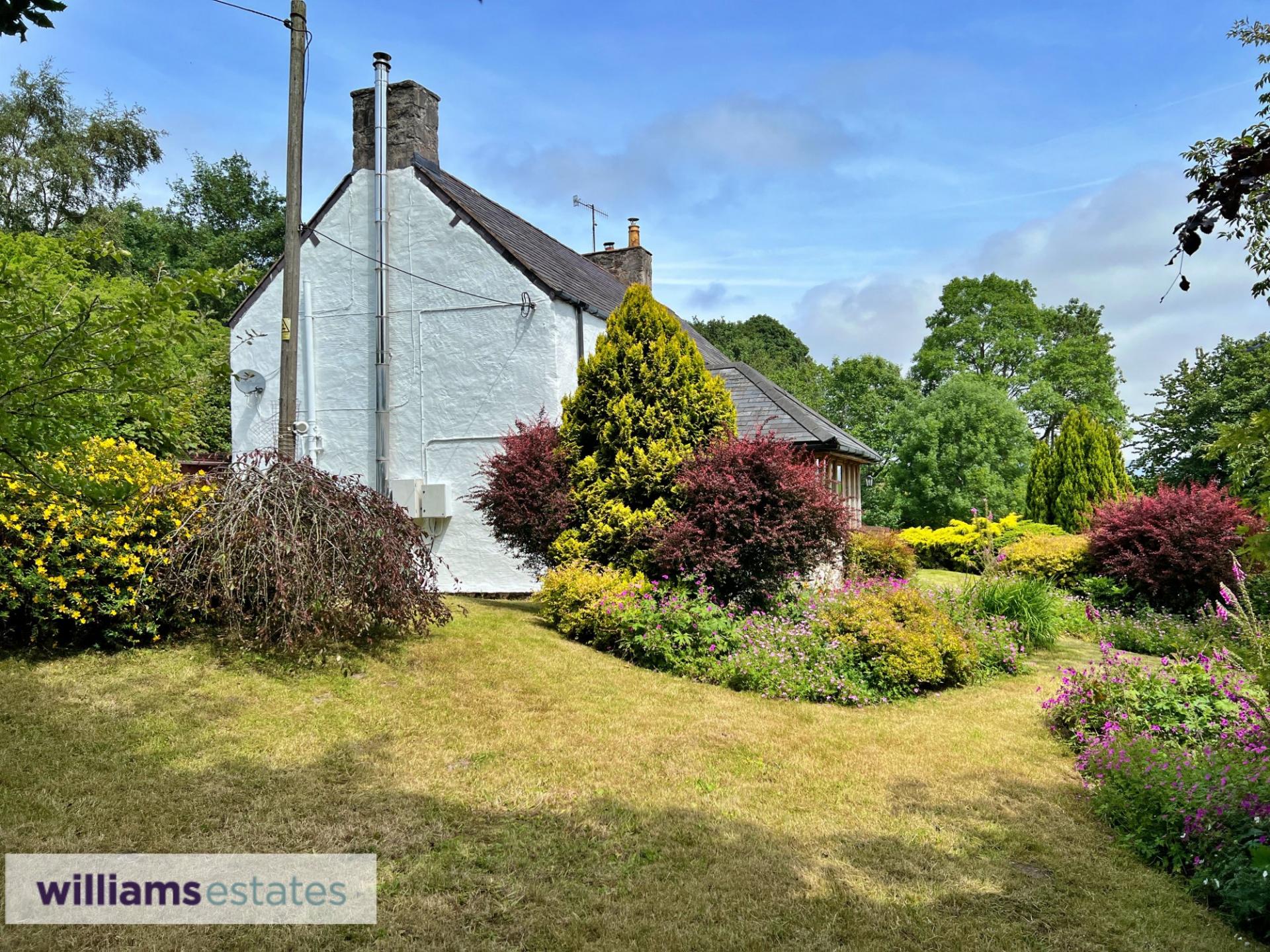 3 bedroom House for sale in Pwllglas