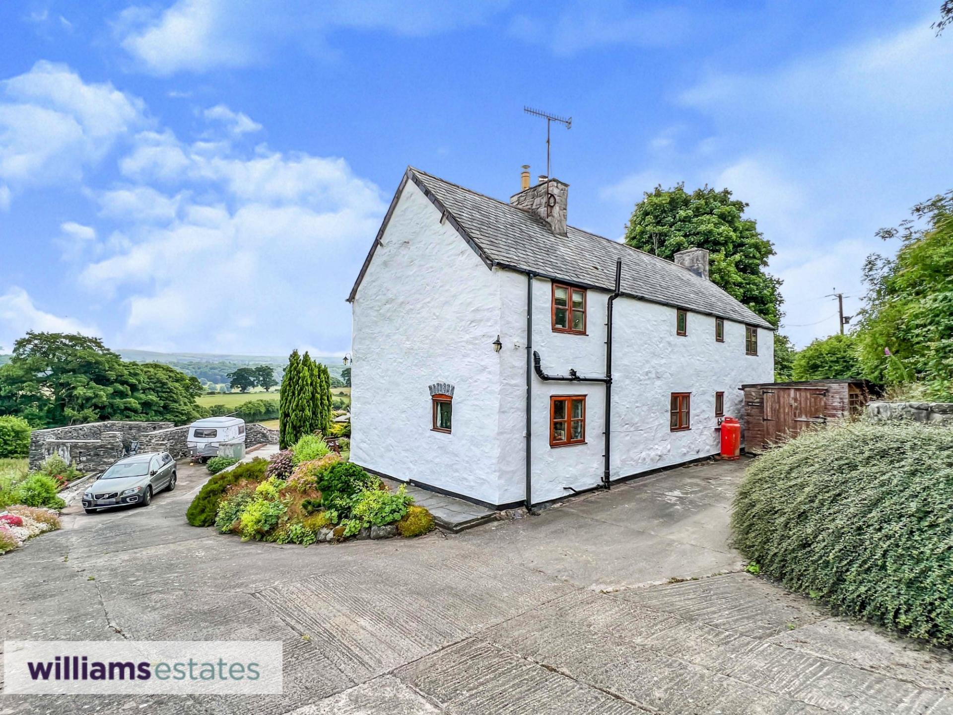 3 bedroom House for sale in Pwllglas