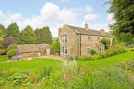 Spacious Cottage Gardens