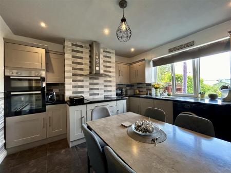 Kitchen Dining Area