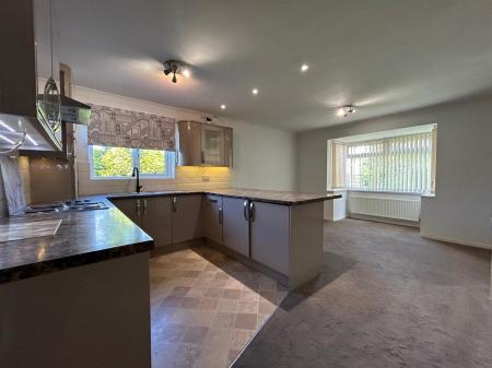 Open Plan Kitchen / Lounge