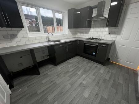 Kitchen2.jpg