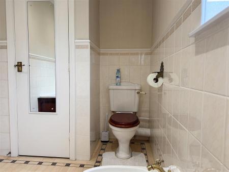 09 BATHROOM_0297.jpg