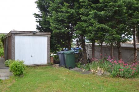 Photograph 11