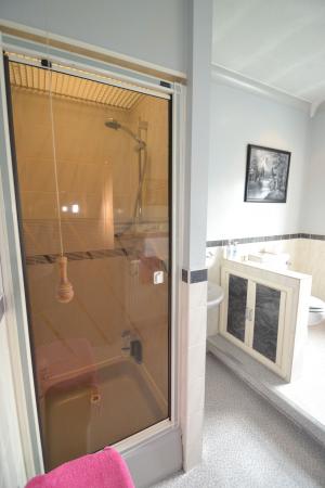 Photograph 14