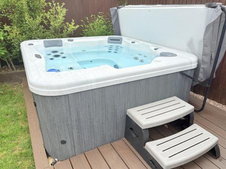 hottub.jpg